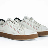 Men's ORIGINAL LC06 Low-top in Retro White Leather, showcasing a sleek design with a retro feel.